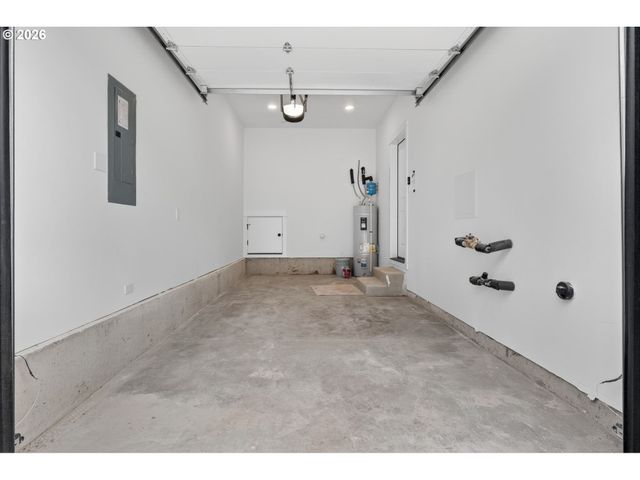 4055 Sw MCKINLEY St, Gresham, OR 97080