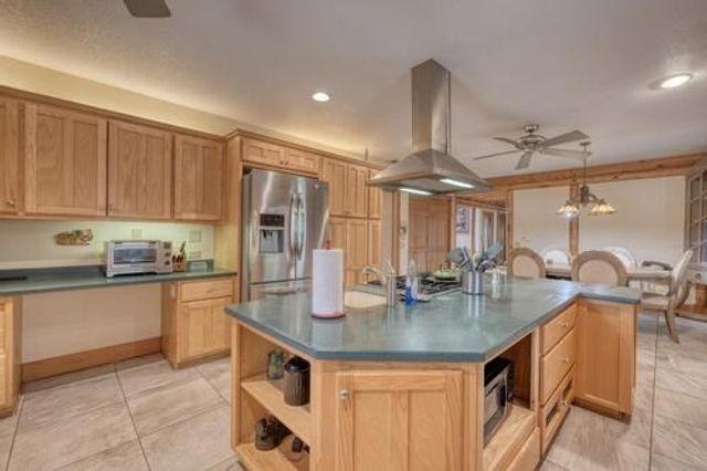 978 Ashley Lane, Young Harris, GA 30582