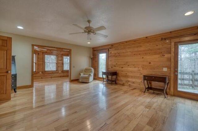 978 Ashley Lane, Young Harris, GA 30582