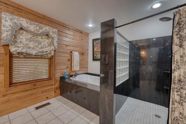 978 Ashley Lane, Young Harris, GA 30582