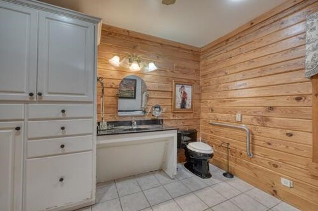 978 Ashley Lane, Young Harris, GA 30582
