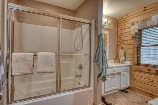 978 Ashley Lane, Young Harris, GA 30582