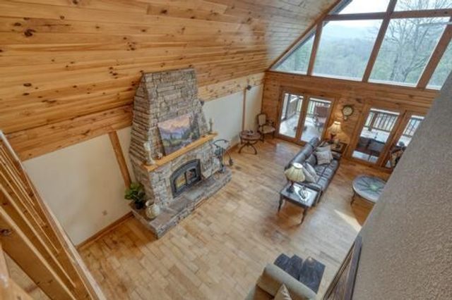 978 Ashley Lane, Young Harris, GA 30582