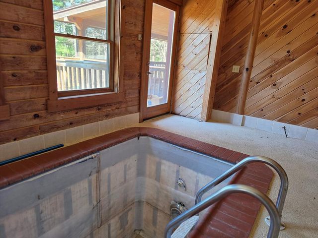 978 Ashley Lane, Young Harris, GA 30582