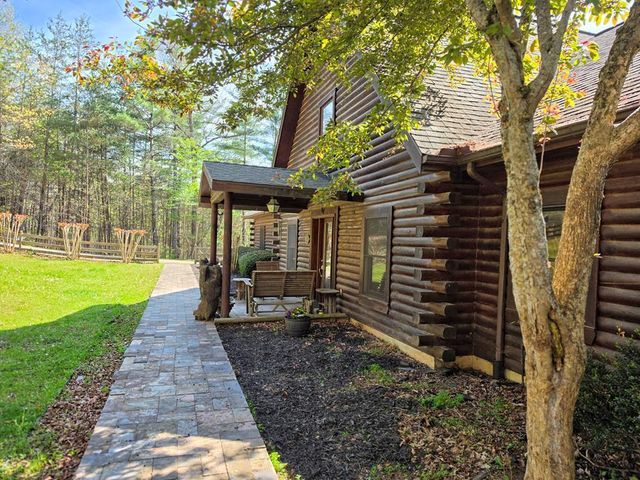 978 Ashley Lane, Young Harris, GA 30582