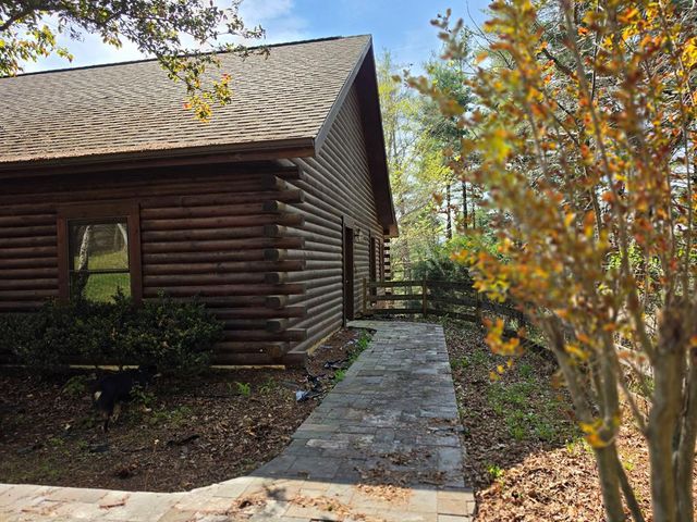 978 Ashley Lane, Young Harris, GA 30582