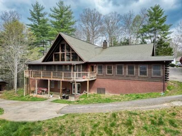 978 Ashley Lane, Young Harris, GA 30582