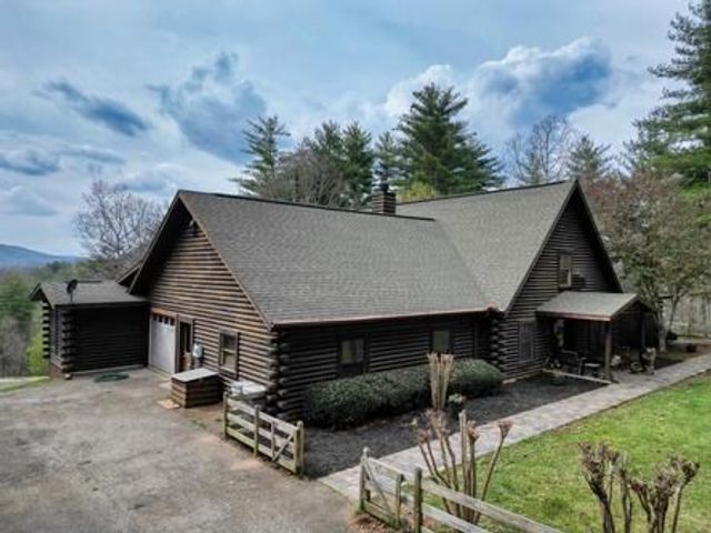 978 Ashley Lane, Young Harris, GA 30582