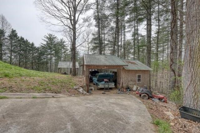 978 Ashley Lane, Young Harris, GA 30582