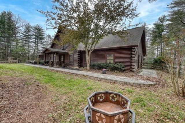 978 Ashley Lane, Young Harris, GA 30582
