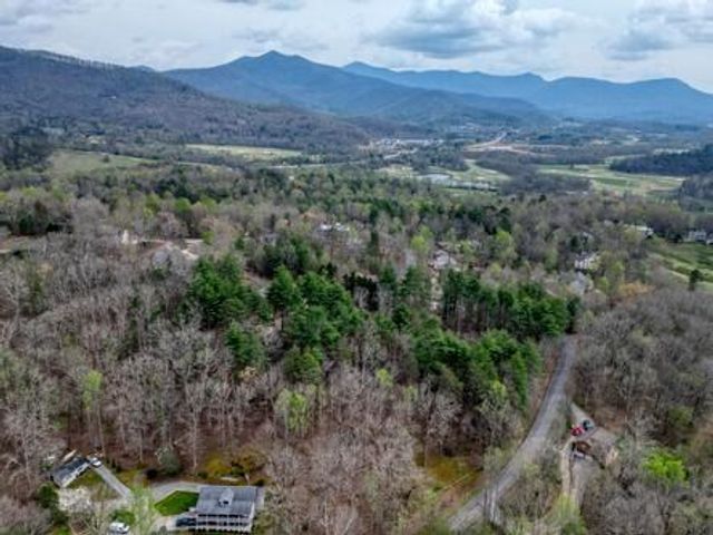 978 Ashley Lane, Young Harris, GA 30582