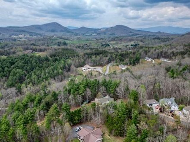 978 Ashley Lane, Young Harris, GA 30582