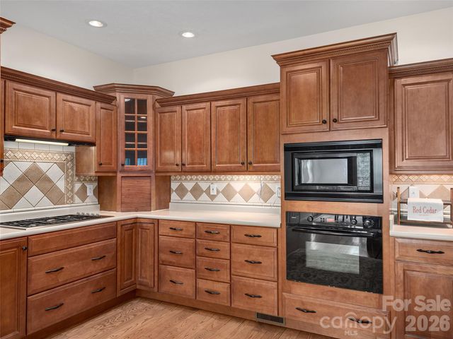 84 Red Cedar Drive, Hendersonville, NC 28792