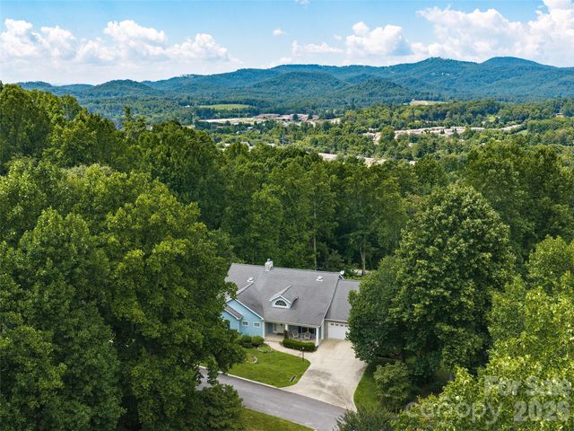 84 Red Cedar Drive, Hendersonville, NC 28792