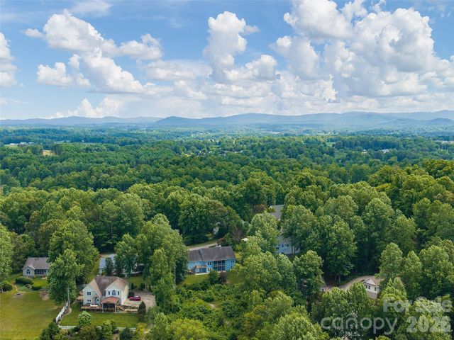 84 Red Cedar Drive, Hendersonville, NC 28792