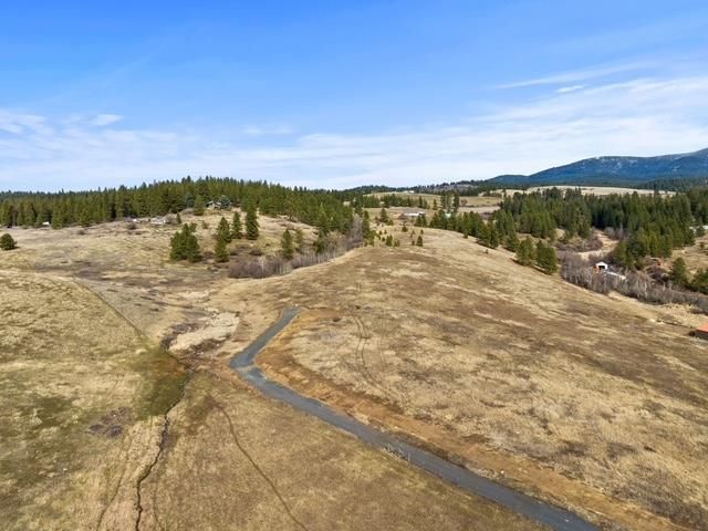 117XX E Tallman Rd, Chattaroy, WA 99003