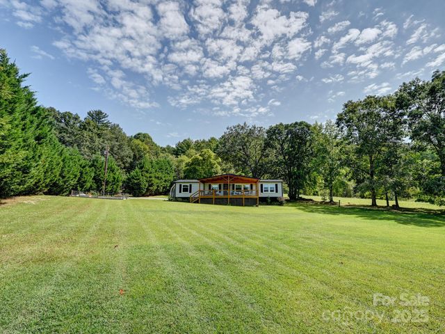 450 Berry Wills Road, Hot Springs, NC 28743