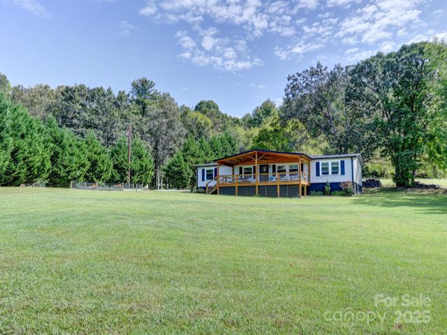 450 Berry Wills Road, Hot Springs, NC 28743