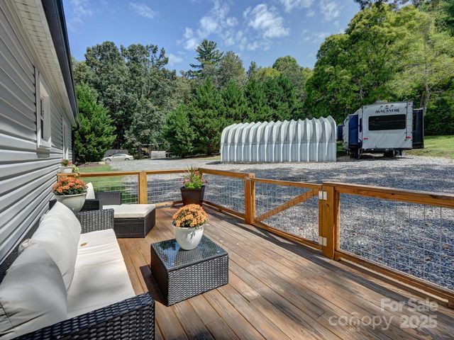 450 Berry Wills Road, Hot Springs, NC 28743