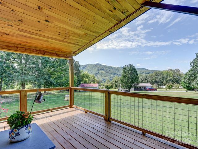 450 Berry Wills Road, Hot Springs, NC 28743
