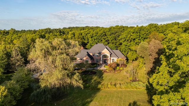 5779 Pinecrest Estates Drive, Ann Arbor, MI 48105