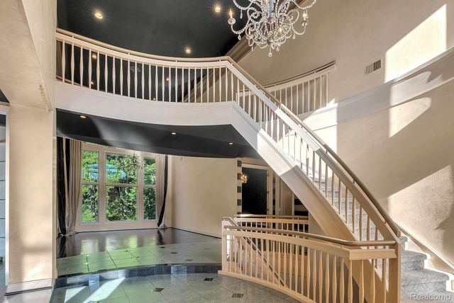 5779 Pinecrest Estates Drive, Ann Arbor, MI 48105