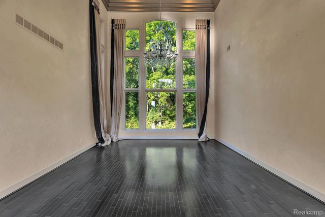 5779 Pinecrest Estates Drive, Ann Arbor, MI 48105