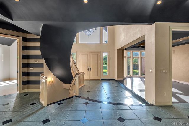 5779 Pinecrest Estates Drive, Ann Arbor, MI 48105