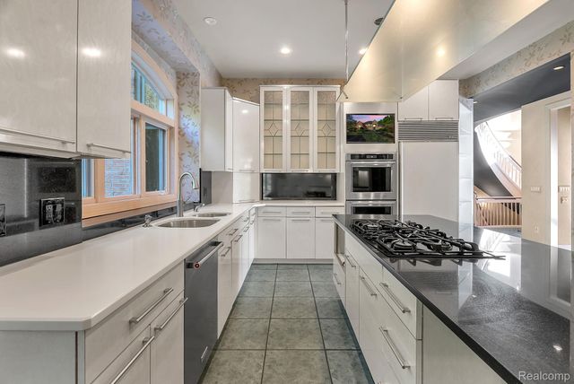 5779 Pinecrest Estates Drive, Ann Arbor, MI 48105