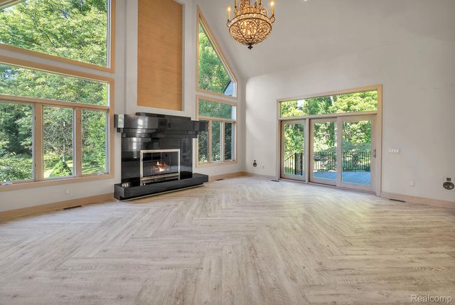 5779 Pinecrest Estates Drive, Ann Arbor, MI 48105