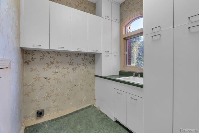 5779 Pinecrest Estates Drive, Ann Arbor, MI 48105