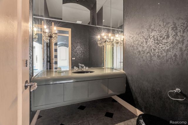 5779 Pinecrest Estates Drive, Ann Arbor, MI 48105