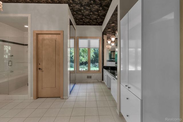 5779 Pinecrest Estates Drive, Ann Arbor, MI 48105