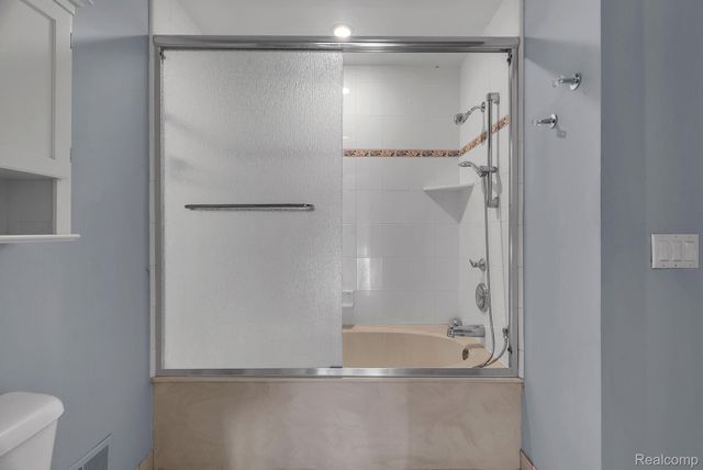 5779 Pinecrest Estates Drive, Ann Arbor, MI 48105