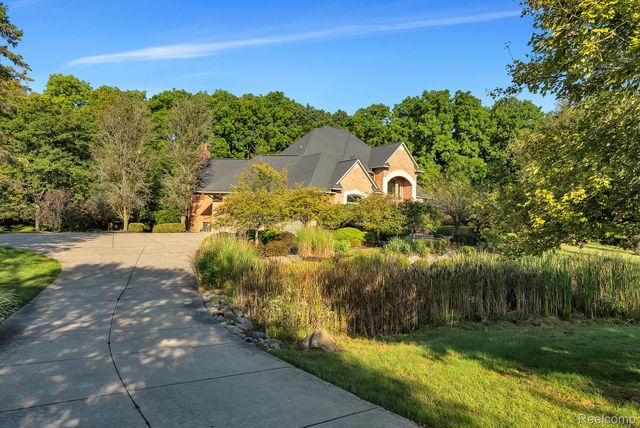 5779 Pinecrest Estates Drive, Ann Arbor, MI 48105