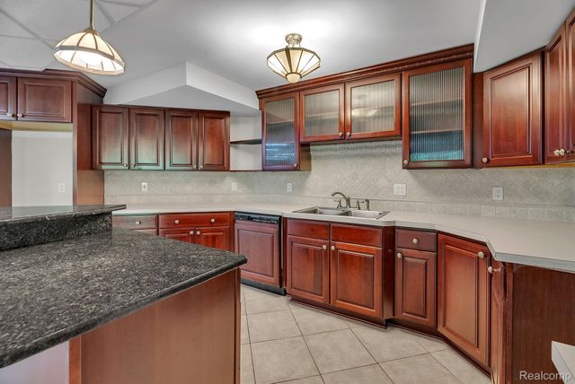 5779 Pinecrest Estates Drive, Ann Arbor, MI 48105