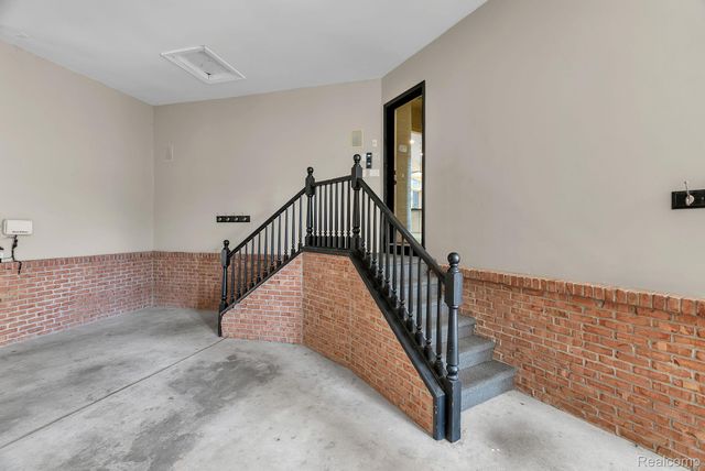 5779 Pinecrest Estates Drive, Ann Arbor, MI 48105