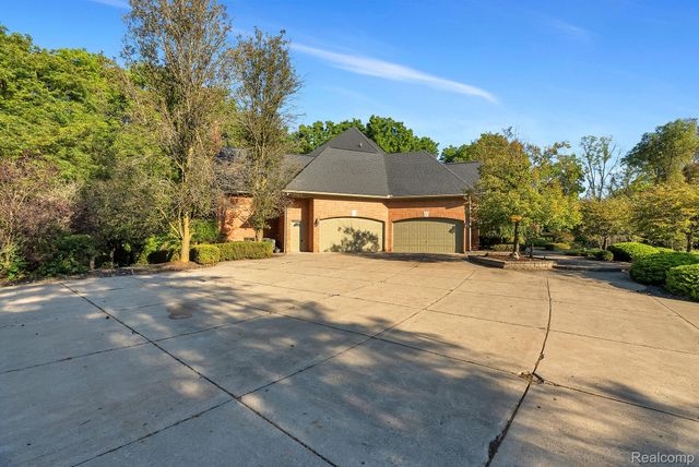5779 Pinecrest Estates Drive, Ann Arbor, MI 48105