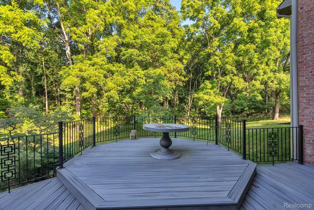 5779 Pinecrest Estates Drive, Ann Arbor, MI 48105