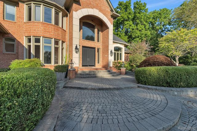 5779 Pinecrest Estates Drive, Ann Arbor, MI 48105