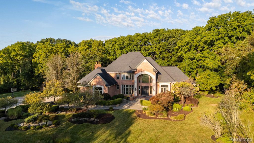 5779 Pinecrest Estates Drive, Ann Arbor, MI 48105