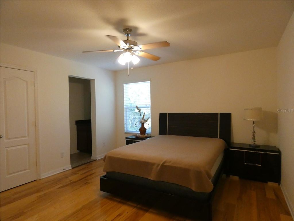 Image 19 of property listing at 10638 ARBOR VIEW BOULEVARD, Orlando, FL 32825