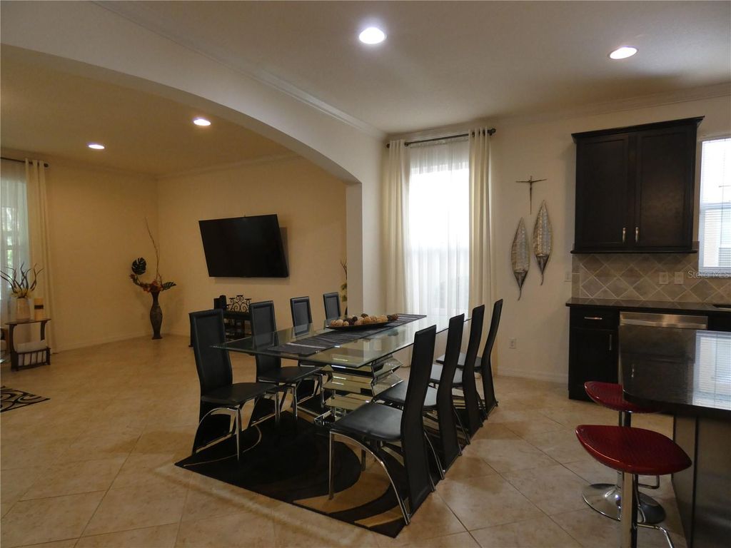 Image 6 of property listing at 10638 ARBOR VIEW BOULEVARD, Orlando, FL 32825