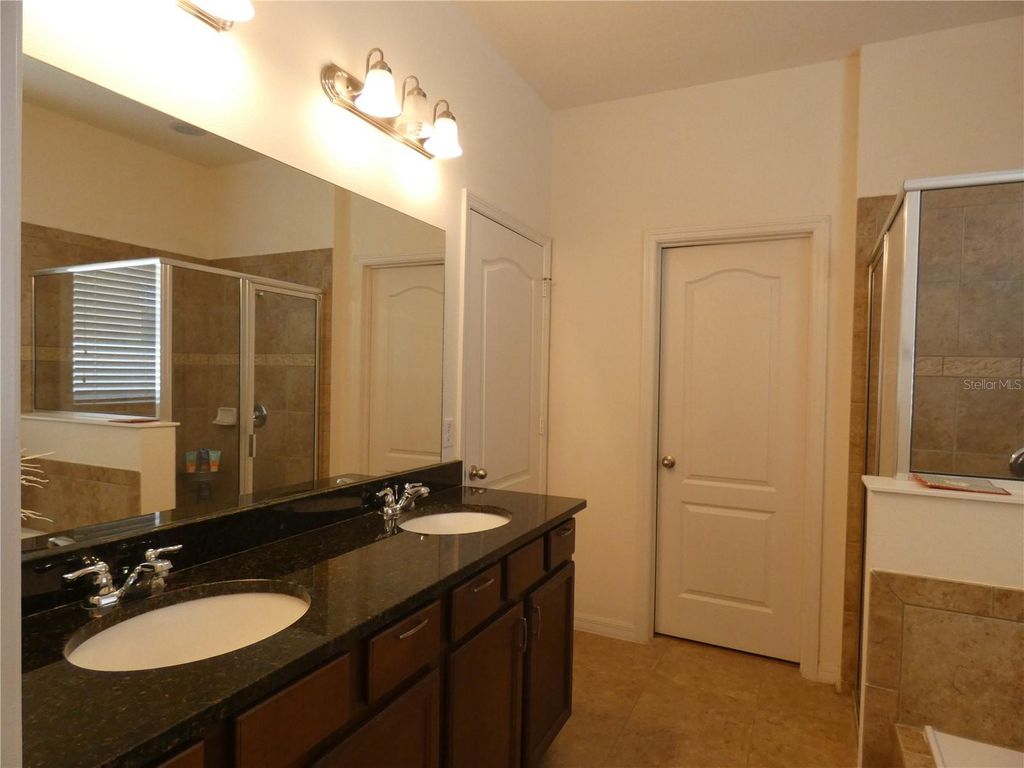 Image 10 of property listing at 10638 ARBOR VIEW BOULEVARD, Orlando, FL 32825