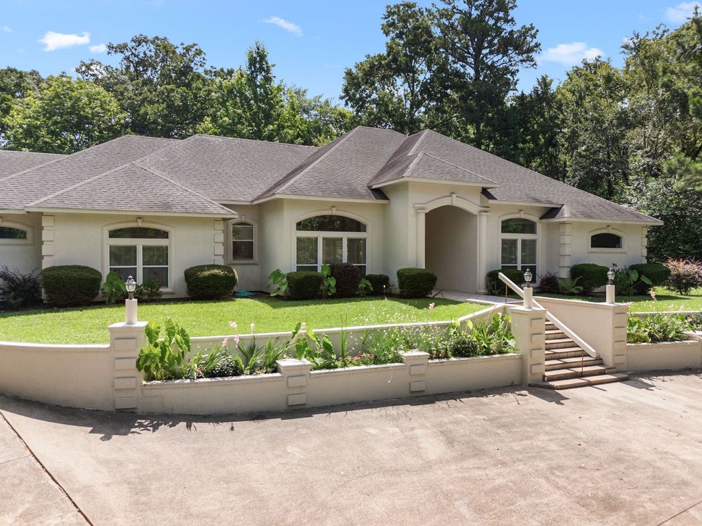 18737 Oakbrook Road, Tyler, TX 75703