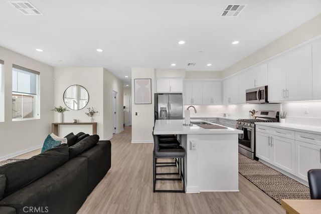 13423 W Saddle Rock Place, Sylmar, CA 91342