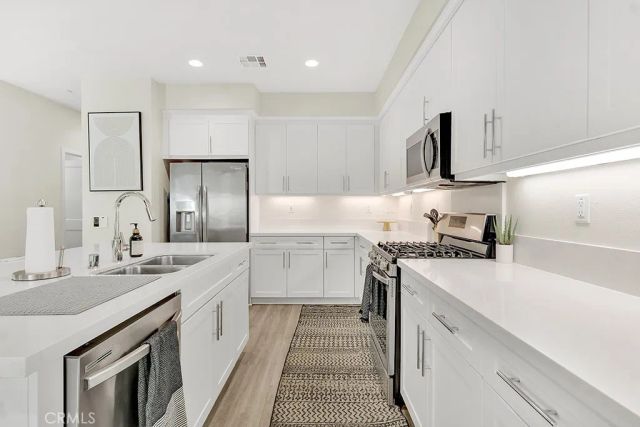 13423 W Saddle Rock Place, Sylmar, CA 91342