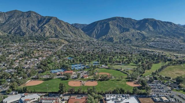 13423 W Saddle Rock Place, Sylmar, CA 91342