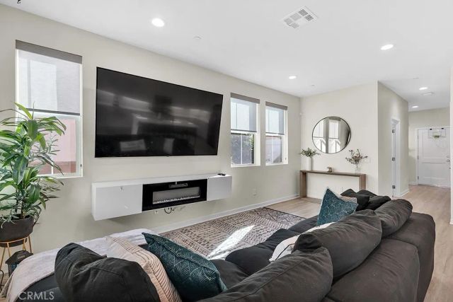13423 W Saddle Rock Place, Sylmar, CA 91342