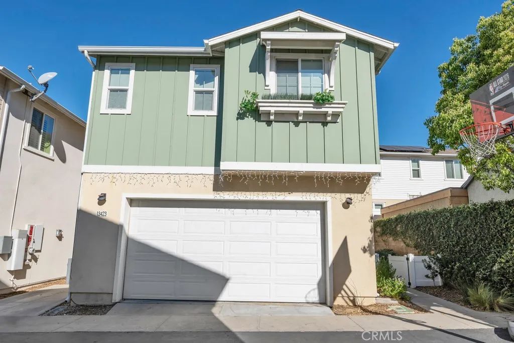 13423 W Saddle Rock Place, Sylmar, CA 91342